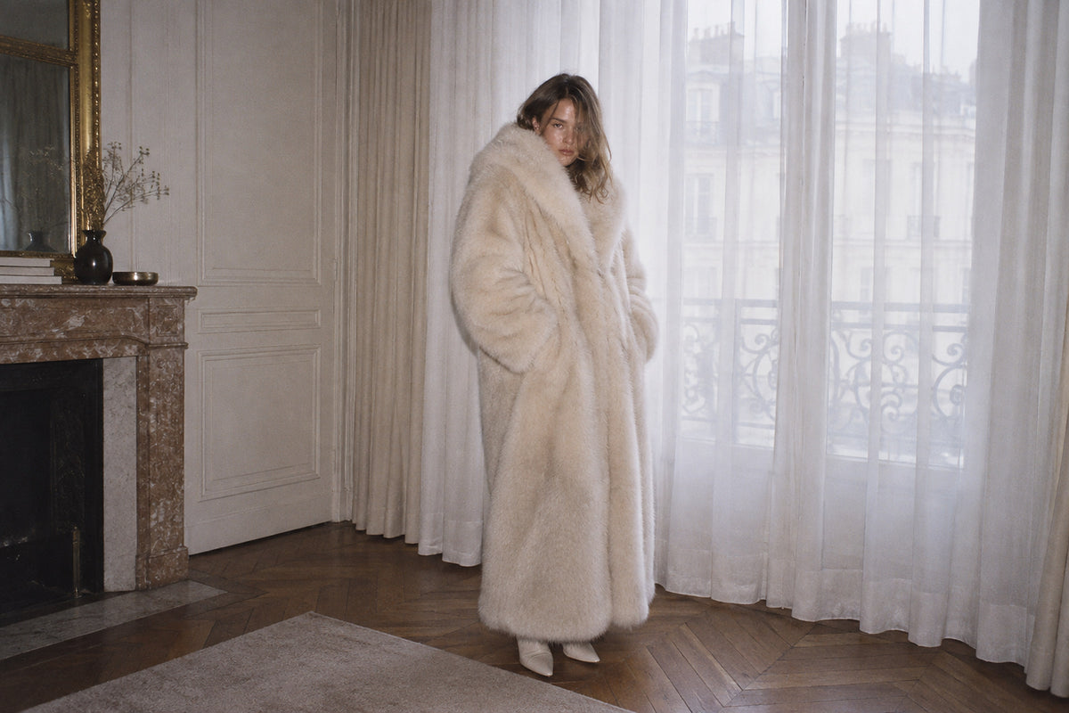 Manteau long en fausse fourrure crème — collection Fourrure synthétique FURSULTANA