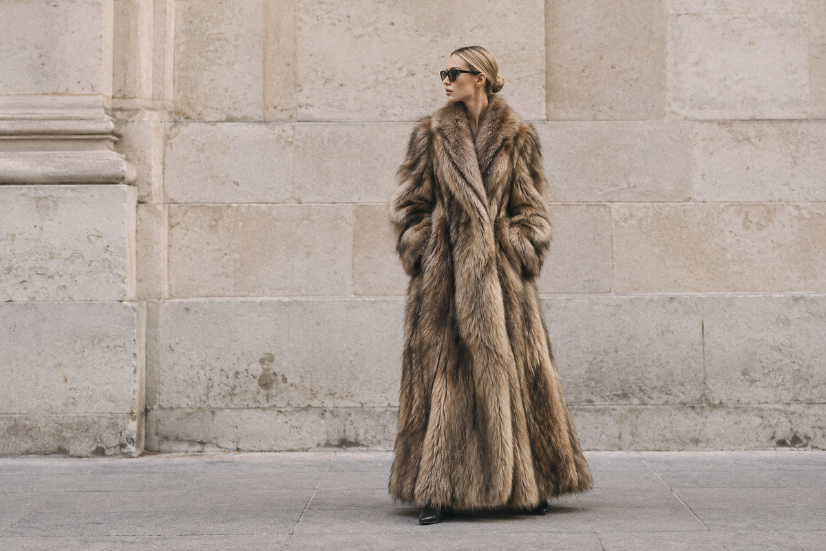 Long manteau de fourrure, pièce rare et sculpturale — collection Pièces d'exception FURSULTANA