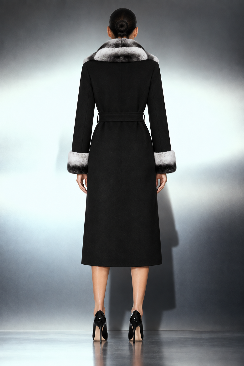The Elenia Coat portée, vue de dos